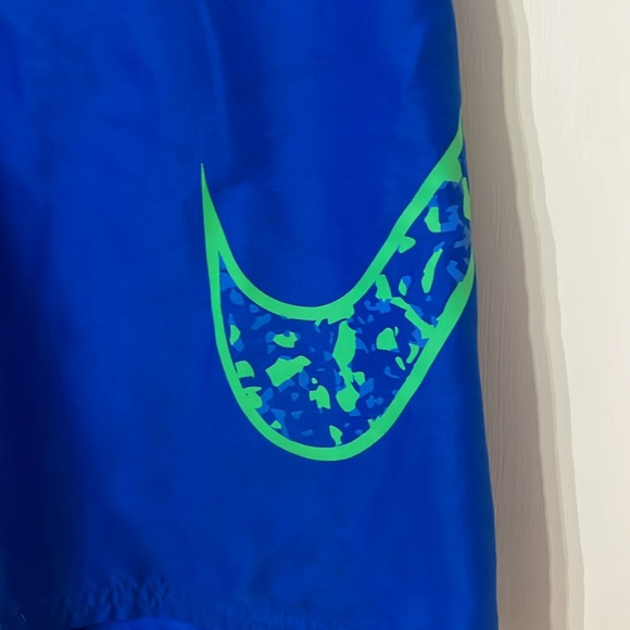 Boys Nike Swim Trunks Great Condition - Picture 2 of 6